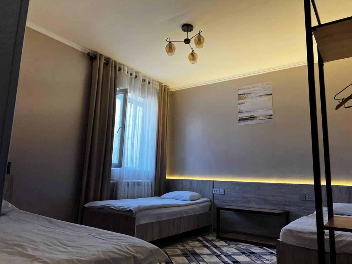 Ave Hotel Ош Екстер'єр фото