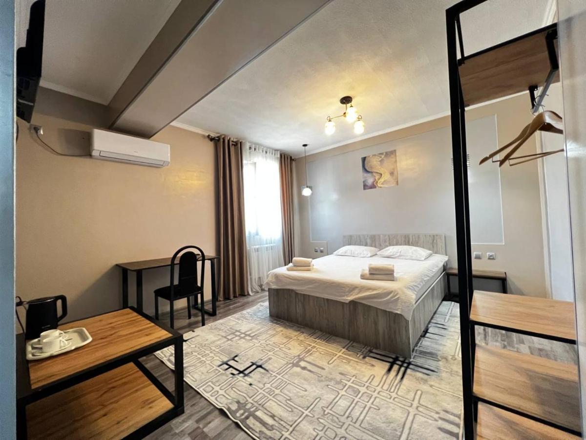 Ave Hotel Ош Екстер'єр фото