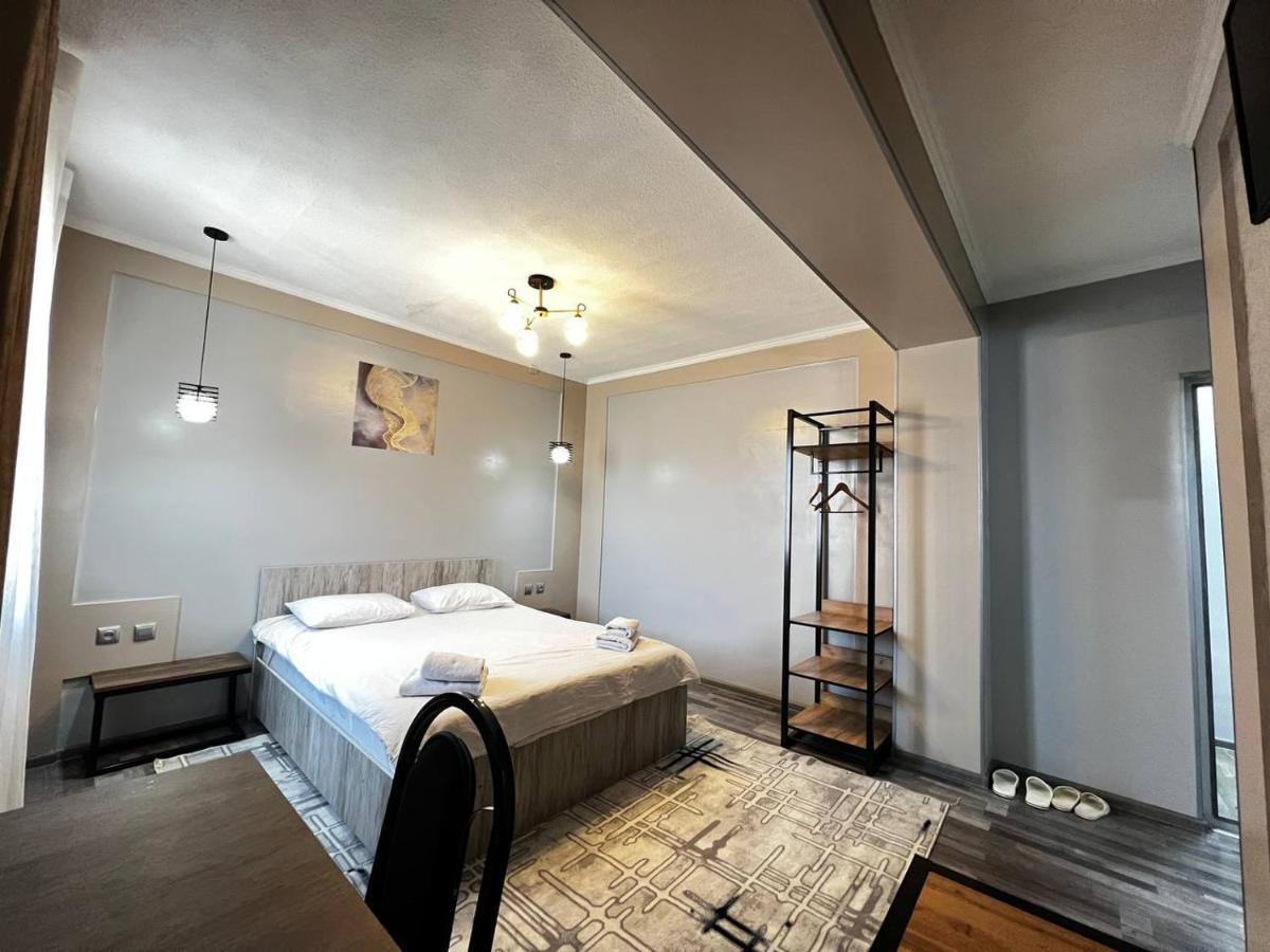 Ave Hotel Ош Екстер'єр фото