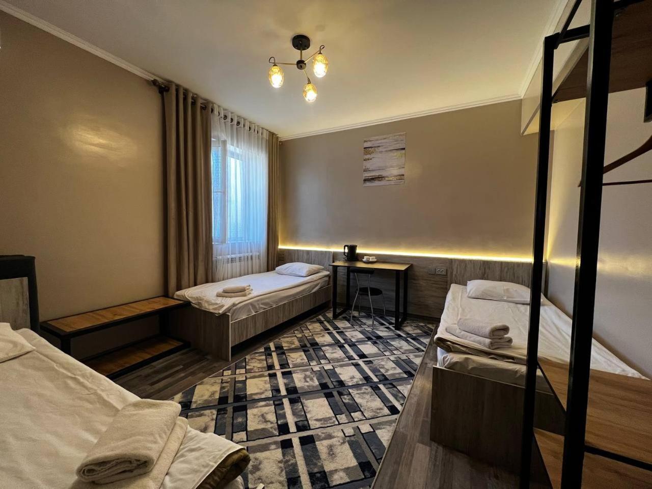 Ave Hotel Ош Екстер'єр фото