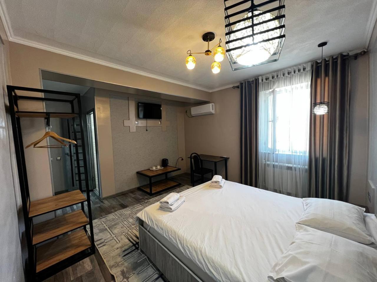 Ave Hotel Ош Екстер'єр фото