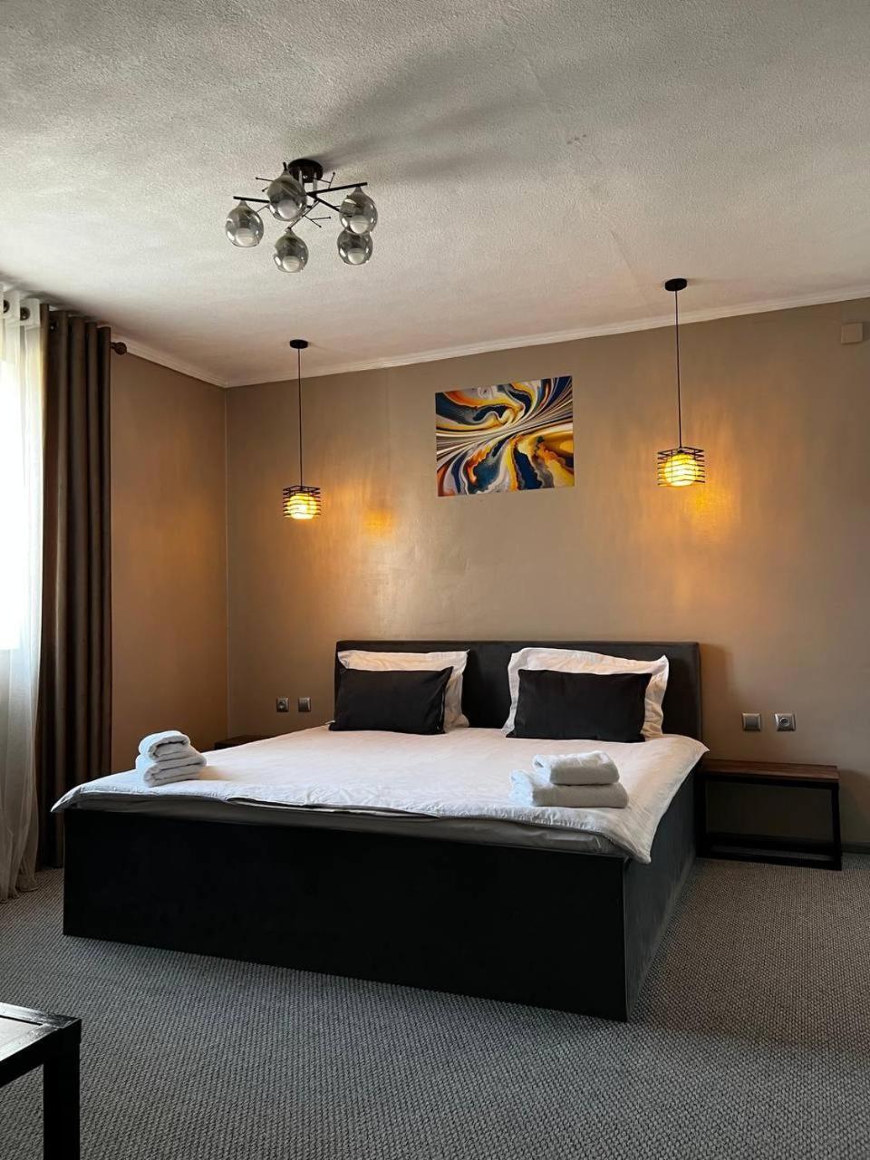 Ave Hotel Ош Екстер'єр фото